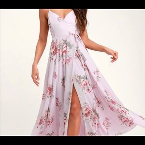 Beautiful Lulu’s flowing wrap lavender maxi dress in perfect condition